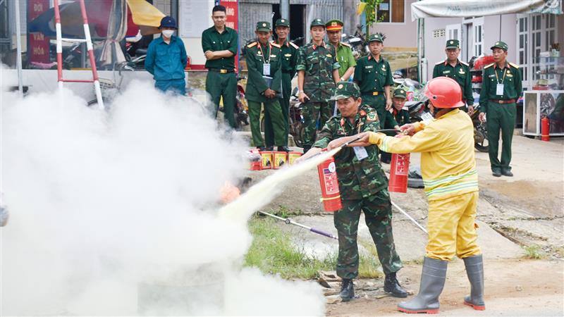 CLB PCCC CCB thị trấn D’ran phát huy hiệu quả tuyên truyền phòng, chống cháy nổ tại địa phương
