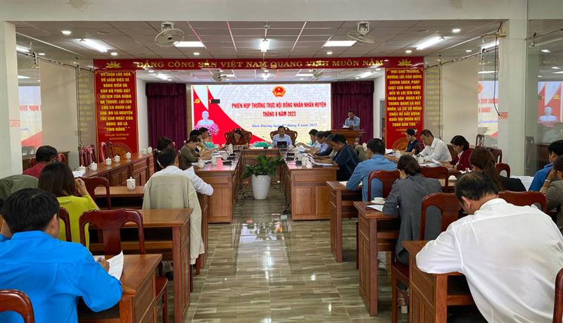 Quang cảnh phiên họp