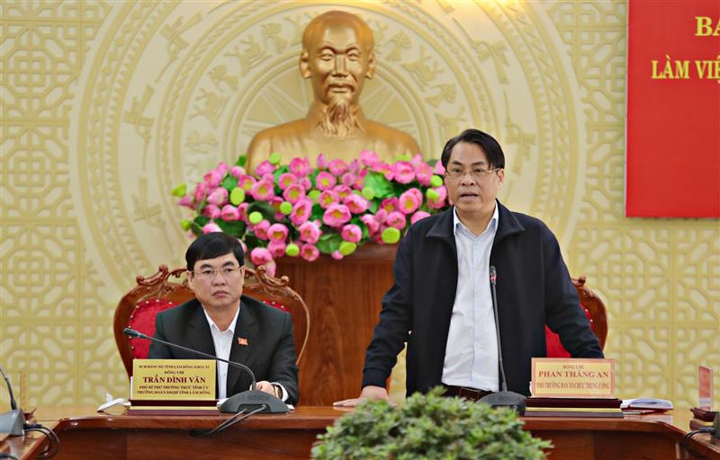 Các đồng chí chủ trì buổi làm việc của Ban Tổ chức Trung ương với Ban Thường vụ Tỉnh uỷ Lâm Đồng về công tác cán bộ.