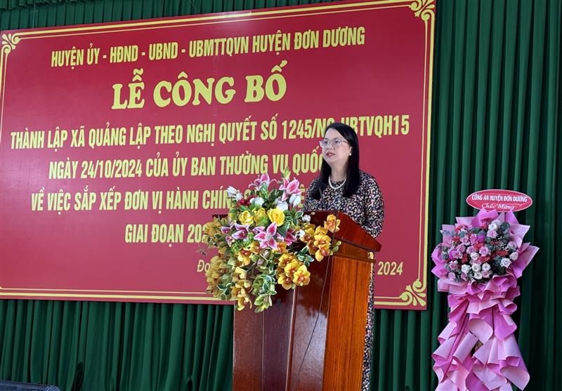 Đồng chí Dương Thị Ngà - Bí thư Huyện ủy Đơn Dương phát biểu tại lễ công bố