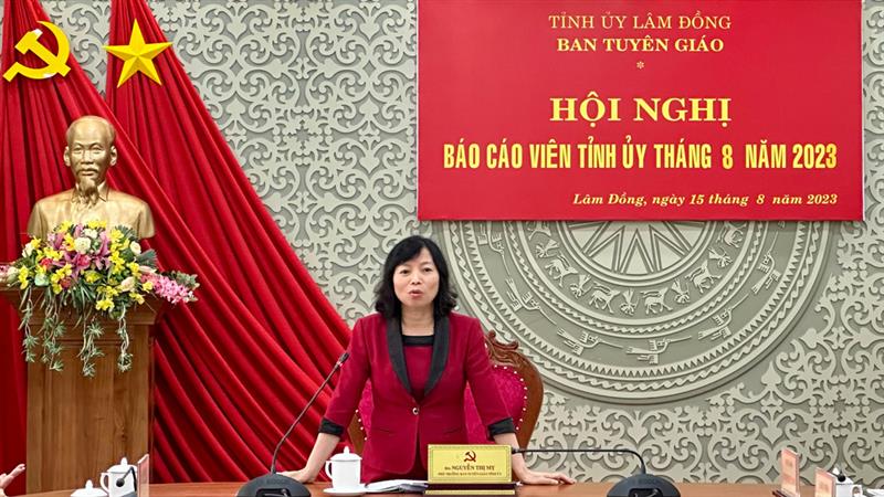 Đồng chí Nguyễn Thị Mỵ - Phó trưởng Ban Tuyên giáo Tỉnh ủy kết luận hội nghị