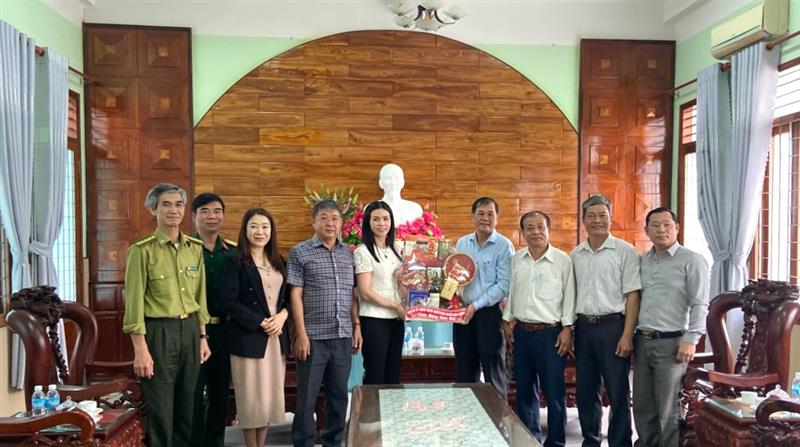 Lãnh đạo Huyện ủy Đơn Dương thăm, chúc tết huyện Ninh Sơn