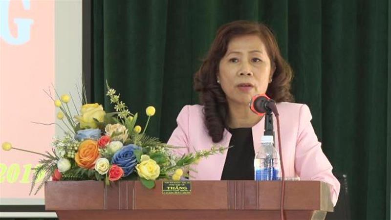 Đồng chí Nguyễn Thị Lệ UVBTV – Trưởng ban dân vận Tỉnh ủy phát biểu tại hội nghị