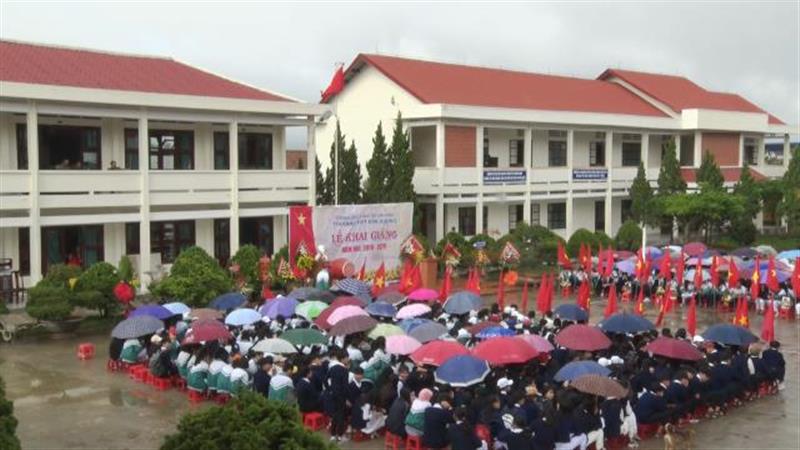 Lễ khai giảng tại Trường Trung học phổ thông Đơn Dương